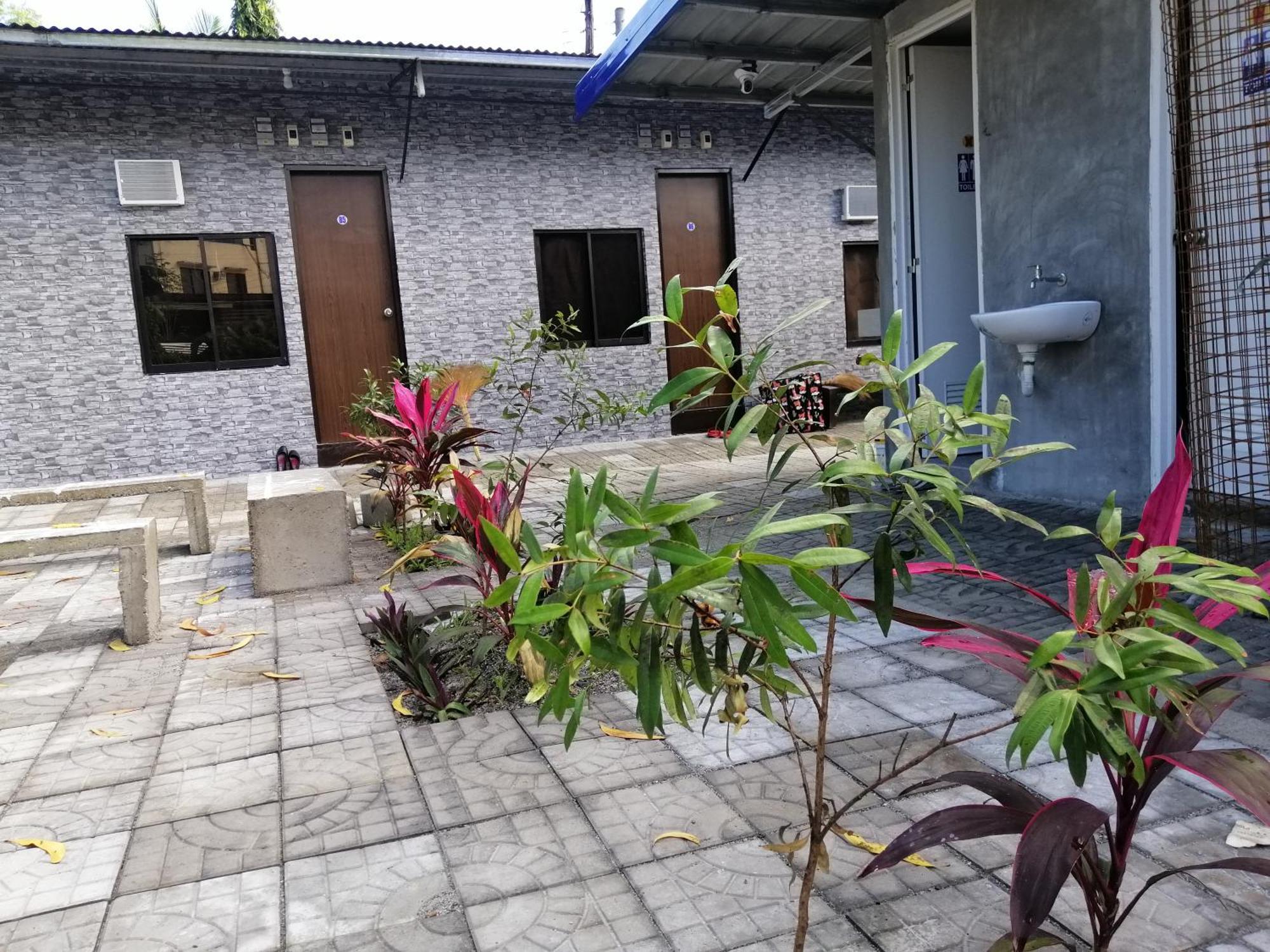 Auberge de jeunesse Katrina'S Dorm à Tarlac City Extérieur photo